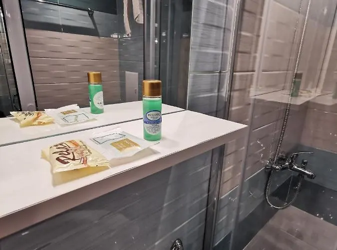 Admiral Plaza Sunrise C13 *